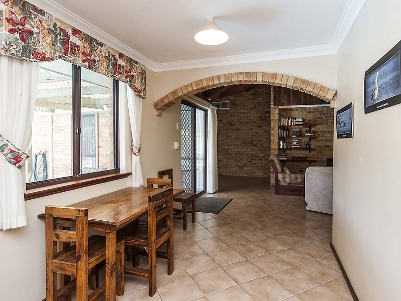 6 Fairfield Way, Halls Head WA 6210