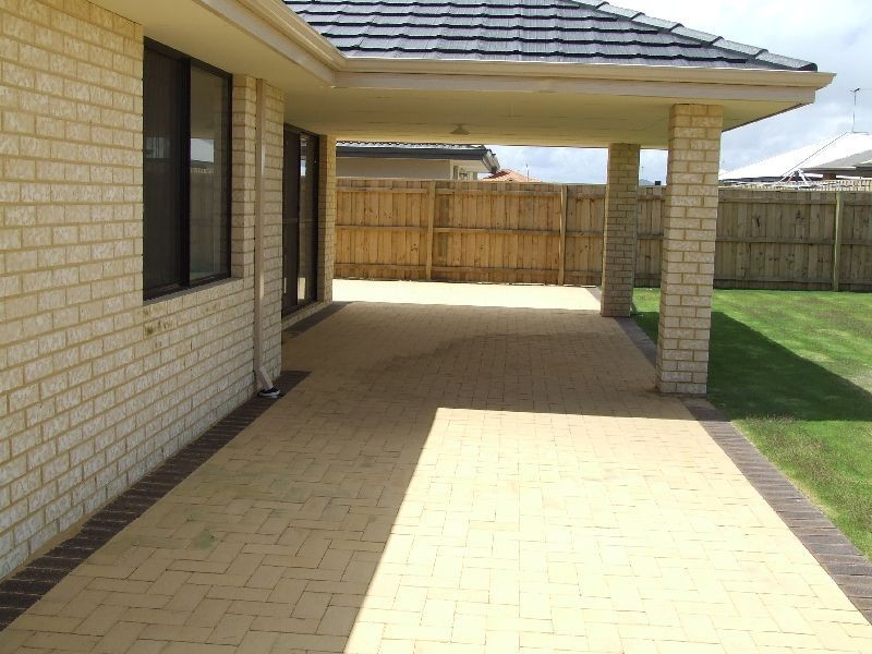 4 Marsdenia Road, Halls Head WA 6210