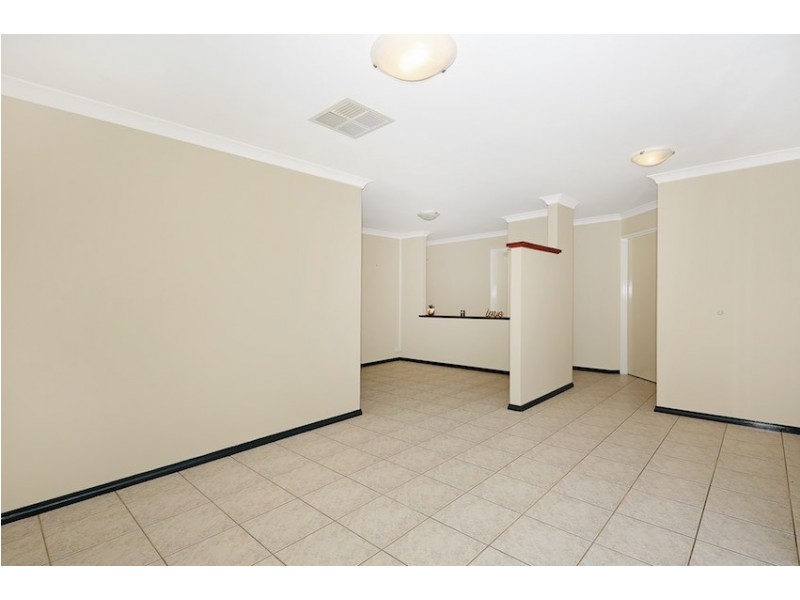 4 Shanto Court, Dudley Park WA 6210