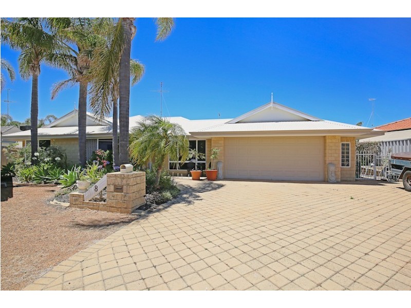 8 Muntries Place, Halls Head WA 6210