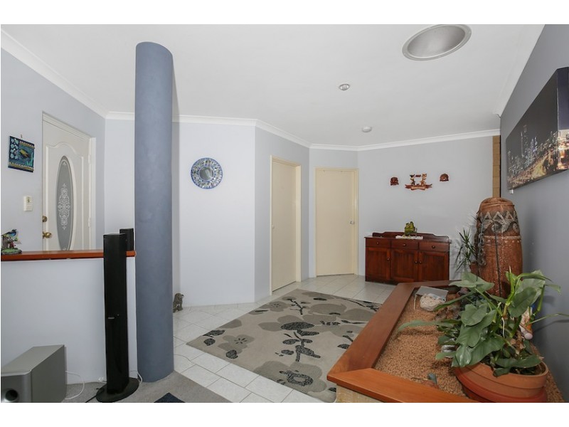 8 Muntries Place, Halls Head WA 6210