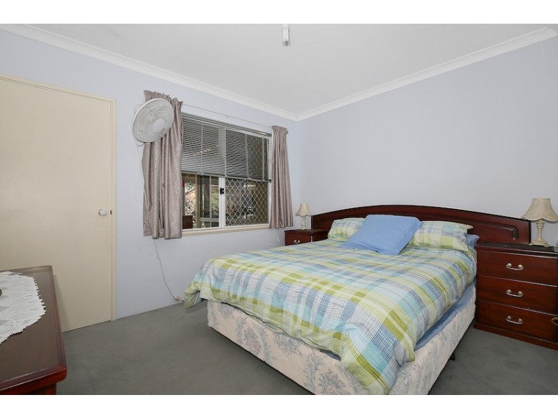 8 Muntries Place, Halls Head WA 6210