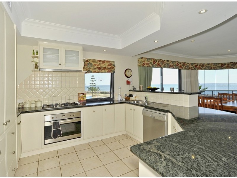 2/55 Breakwater Pde, Mandurah WA 6210