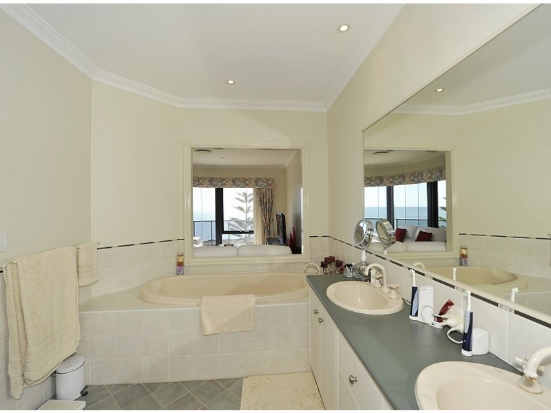 2/55 Breakwater Pde, Mandurah WA 6210