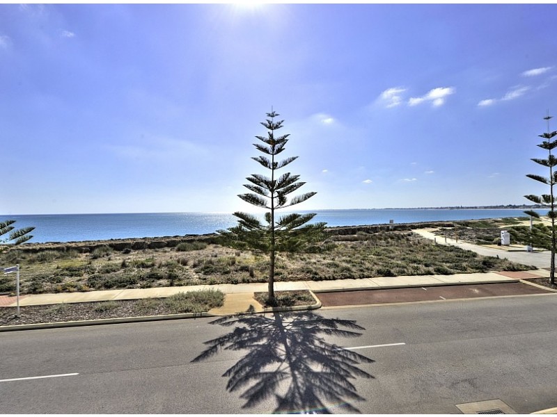 2/55 Breakwater Pde, Mandurah WA 6210