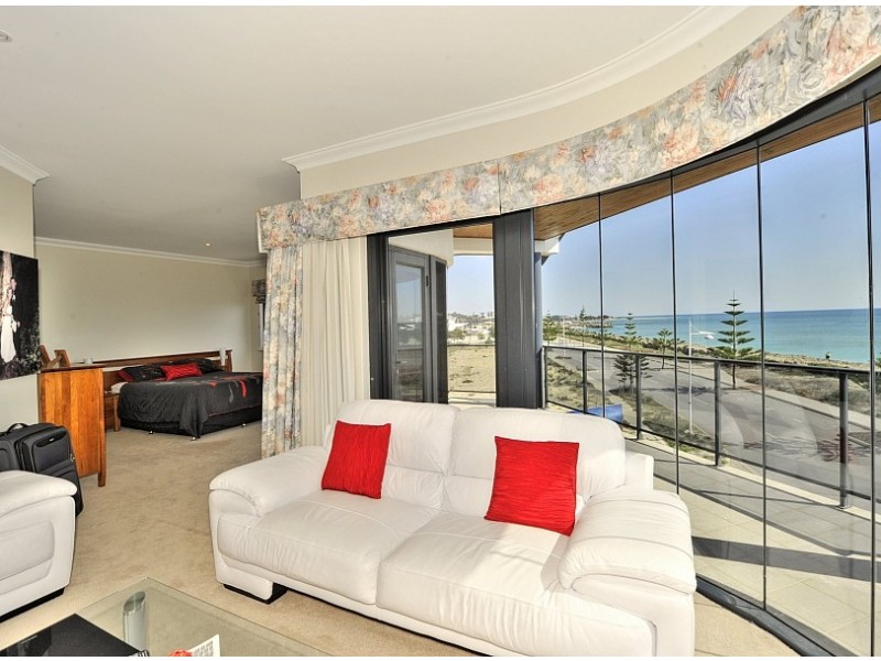 2/55 Breakwater Pde, Mandurah WA 6210