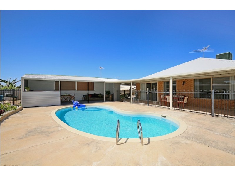 13 Broadfield Retreat, Erskine WA 6210