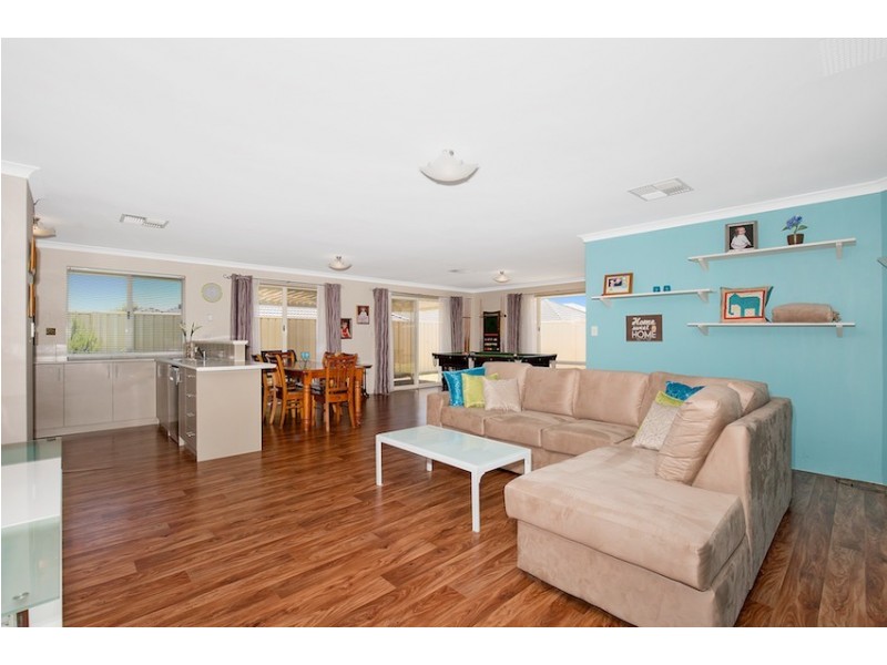 3 Indoon Way, Lakelands WA 6180