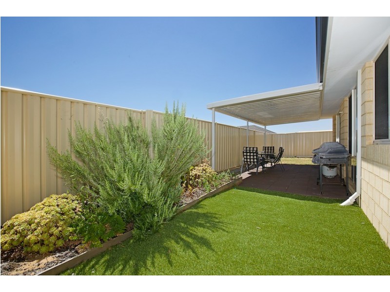 3 Indoon Way, Lakelands WA 6180