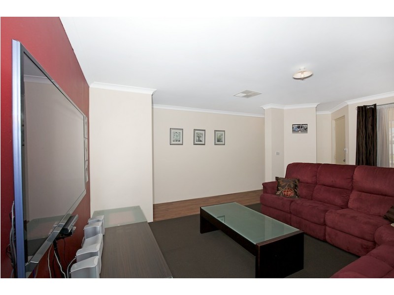 3 Indoon Way, Lakelands WA 6180