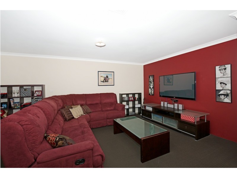 3 Indoon Way, Lakelands WA 6180