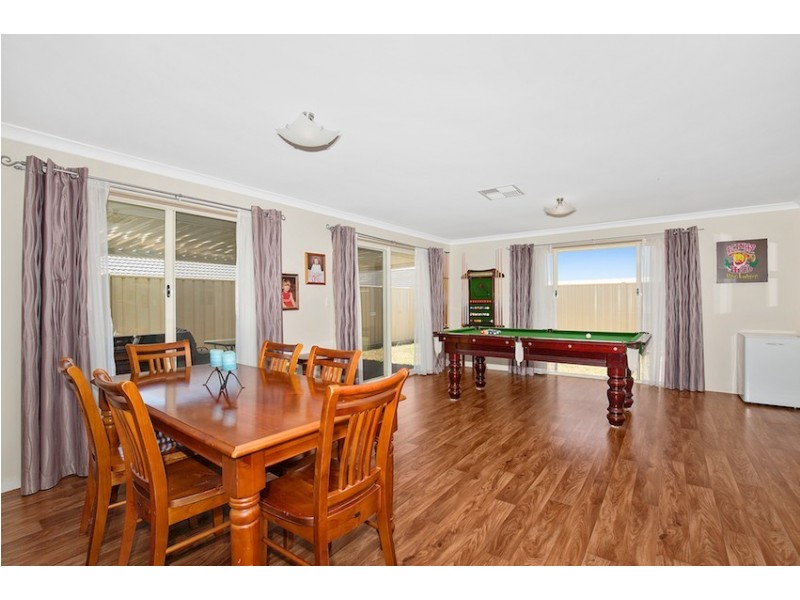 3 Indoon Way, Lakelands WA 6180