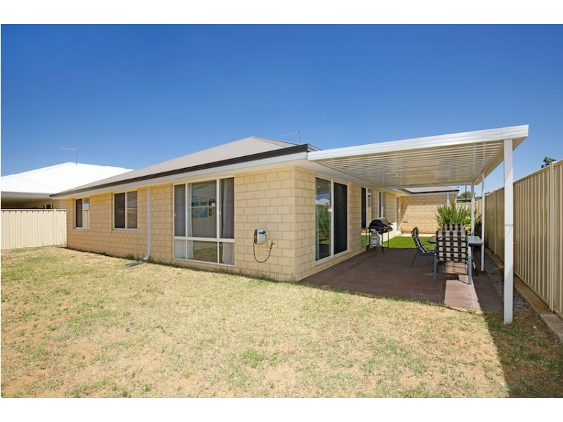 3 Indoon Way, Lakelands WA 6180