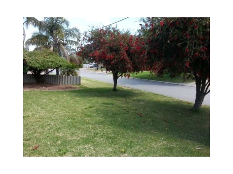 11 Rathmines Place, Coodanup WA 6210