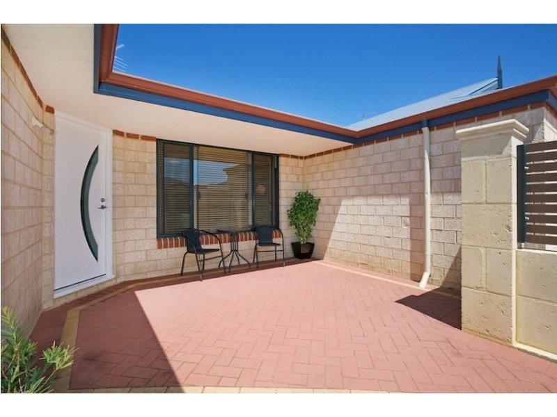 9 Calytrix Way, Halls Head WA 6210