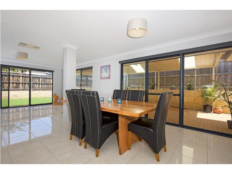 9 Calytrix Way, Halls Head WA 6210