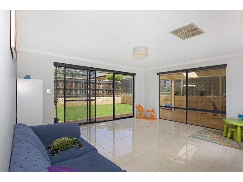 9 Calytrix Way, Halls Head WA 6210