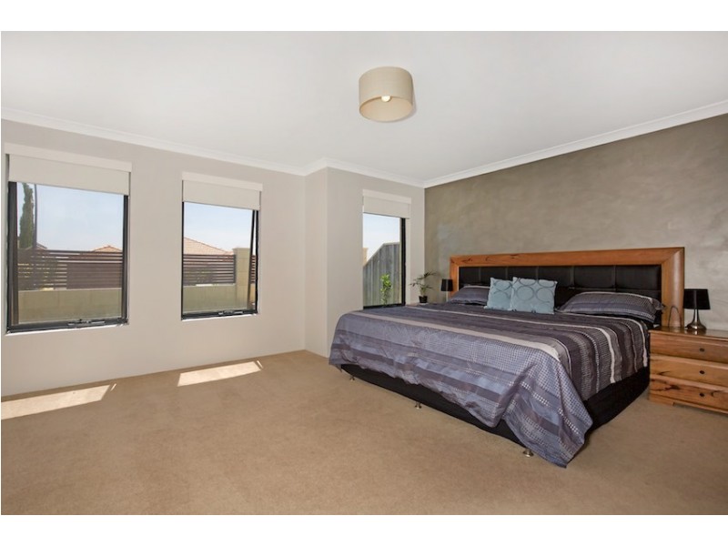 9 Calytrix Way, Halls Head WA 6210