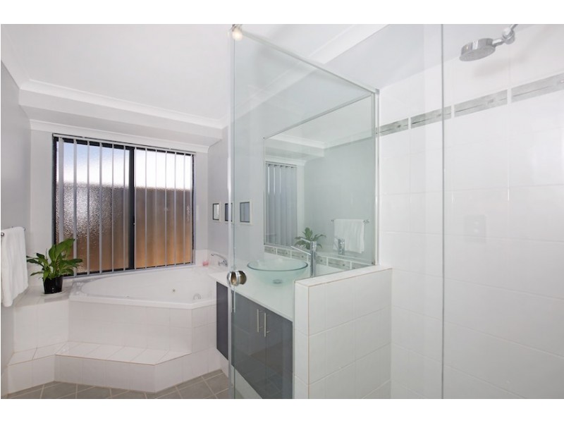 9 Calytrix Way, Halls Head WA 6210