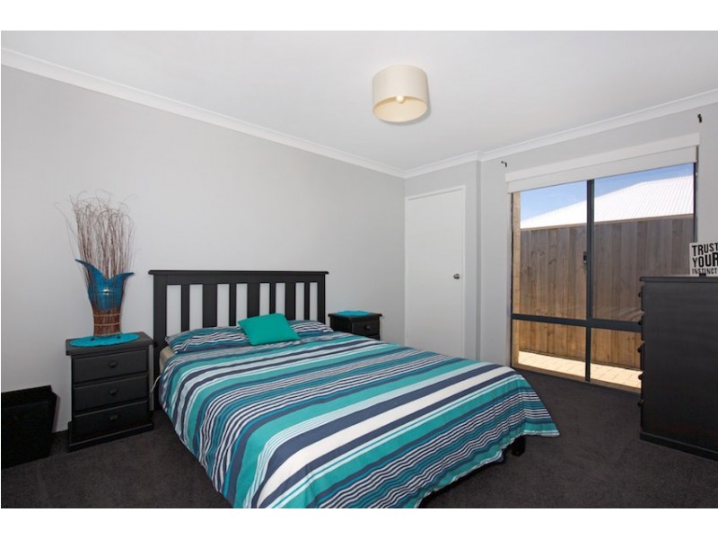 9 Calytrix Way, Halls Head WA 6210
