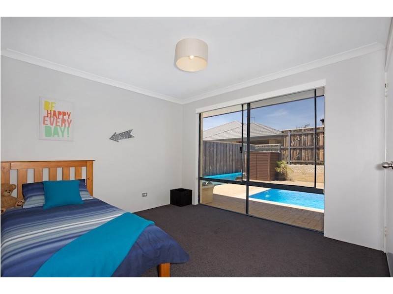 9 Calytrix Way, Halls Head WA 6210