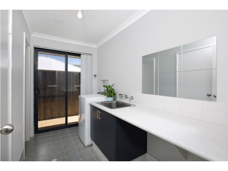 9 Calytrix Way, Halls Head WA 6210