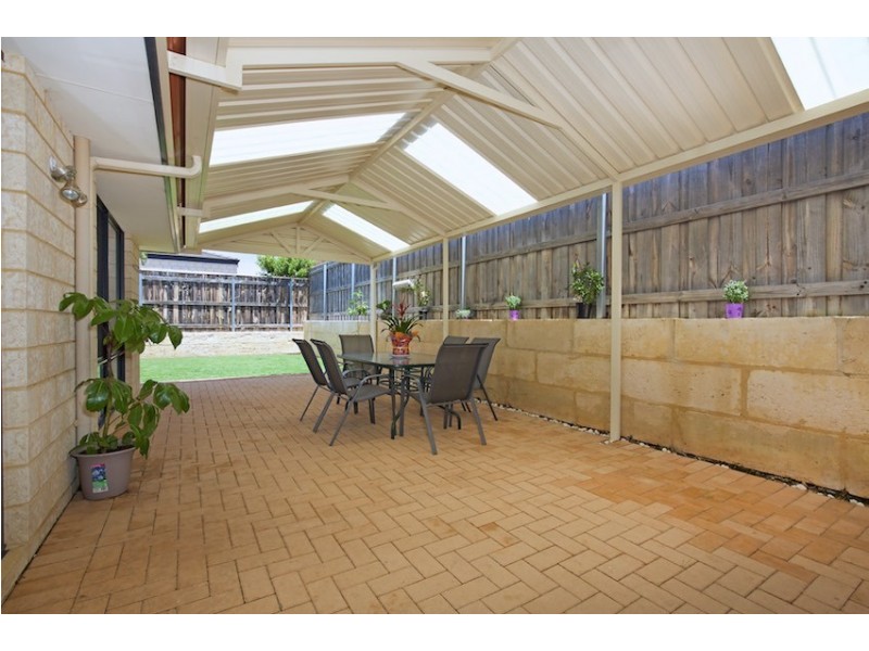 9 Calytrix Way, Halls Head WA 6210