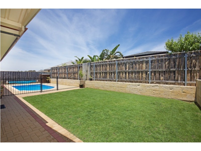 9 Calytrix Way, Halls Head WA 6210