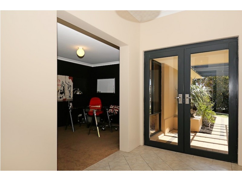 8 Karon Vista, Halls Head WA 6210