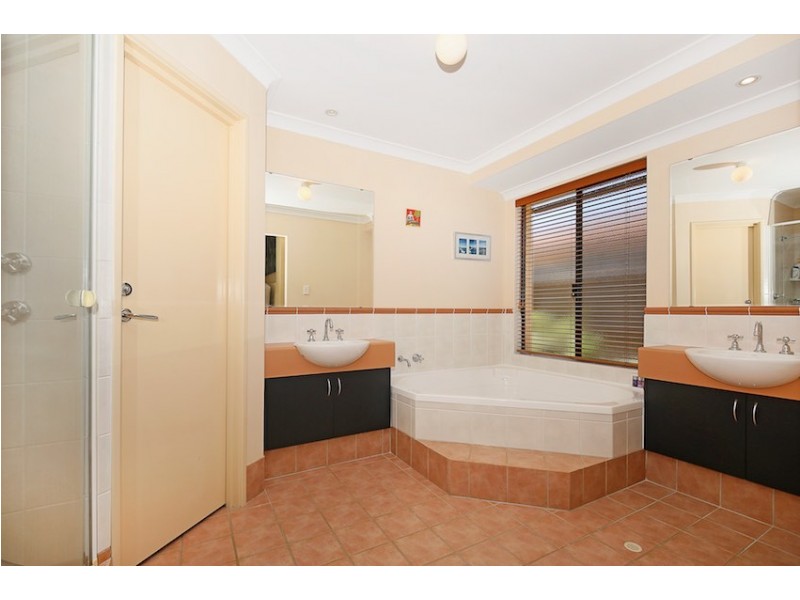8 Karon Vista, Halls Head WA 6210