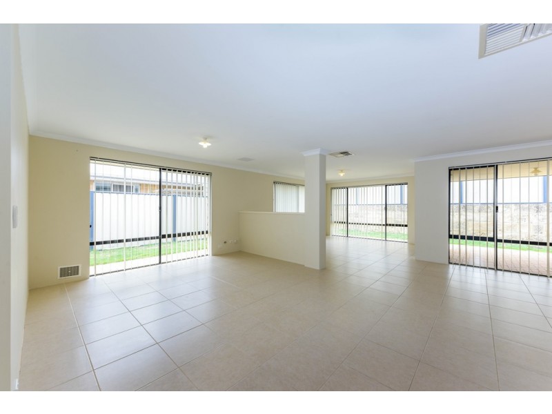 346 Oakmont Avenue, Meadow Springs WA 6210