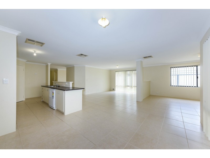 346 Oakmont Avenue, Meadow Springs WA 6210