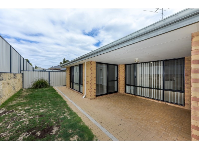 346 Oakmont Avenue, Meadow Springs WA 6210