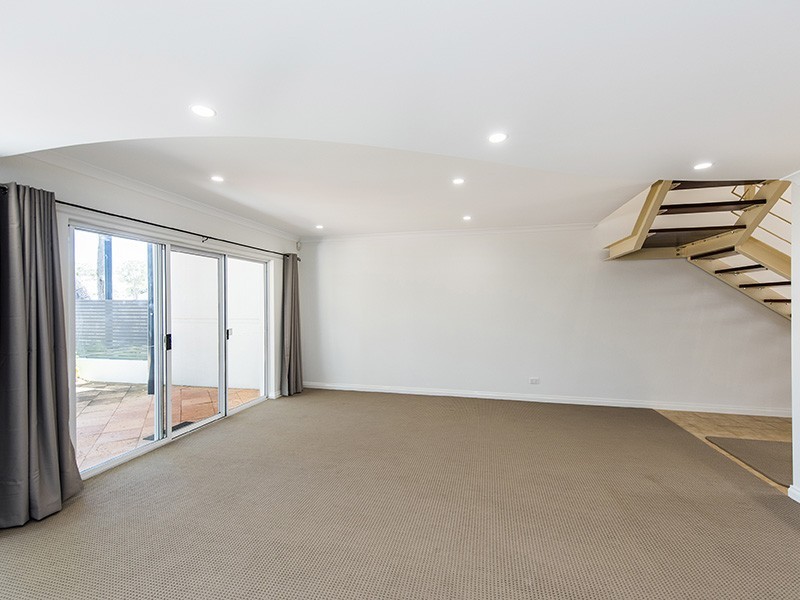 2/2 Marina Quay Drive, Erskine WA 6210