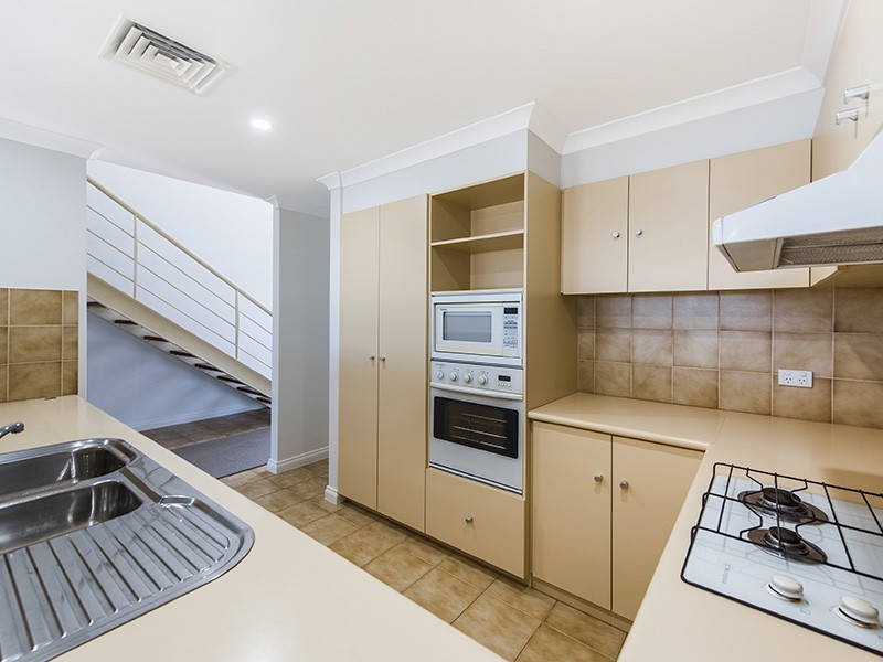 2/2 Marina Quay Drive, Erskine WA 6210