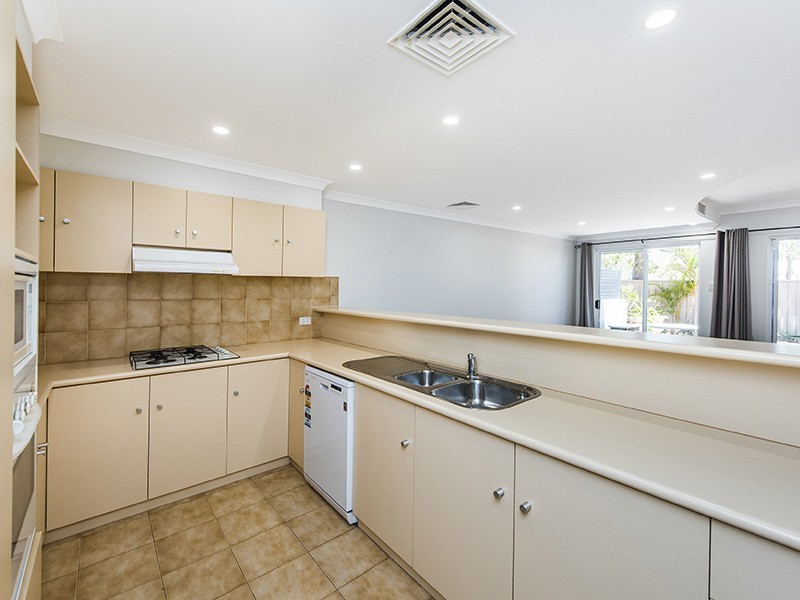 2/2 Marina Quay Drive, Erskine WA 6210