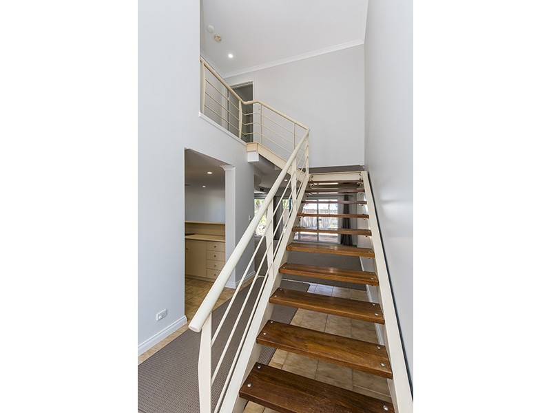 2/2 Marina Quay Drive, Erskine WA 6210