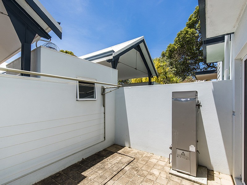 2/2 Marina Quay Drive, Erskine WA 6210