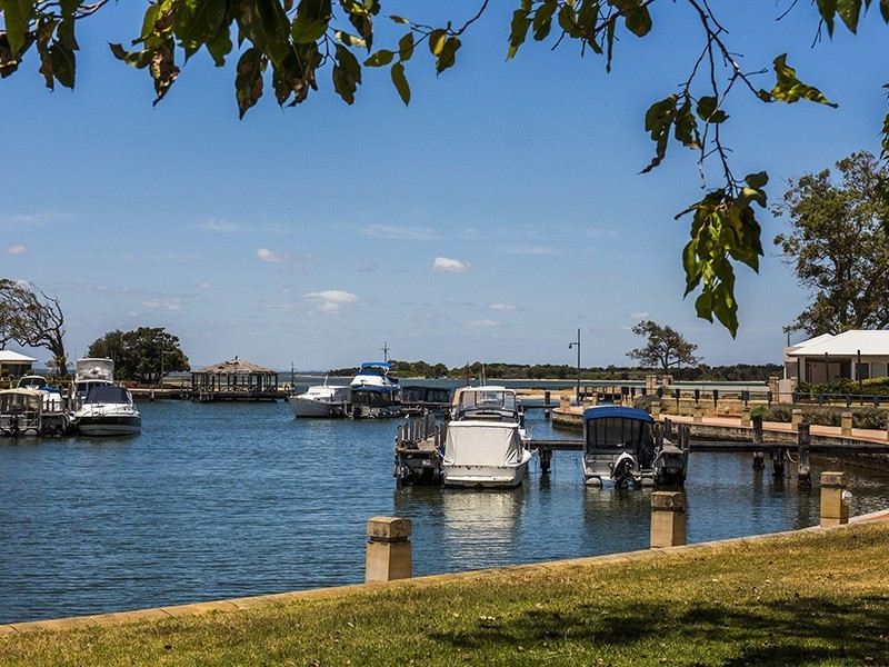 2/2 Marina Quay Drive, Erskine WA 6210