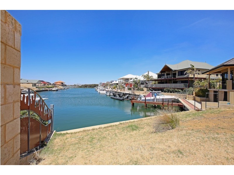 25 Nyari Court, Halls Head WA 6210