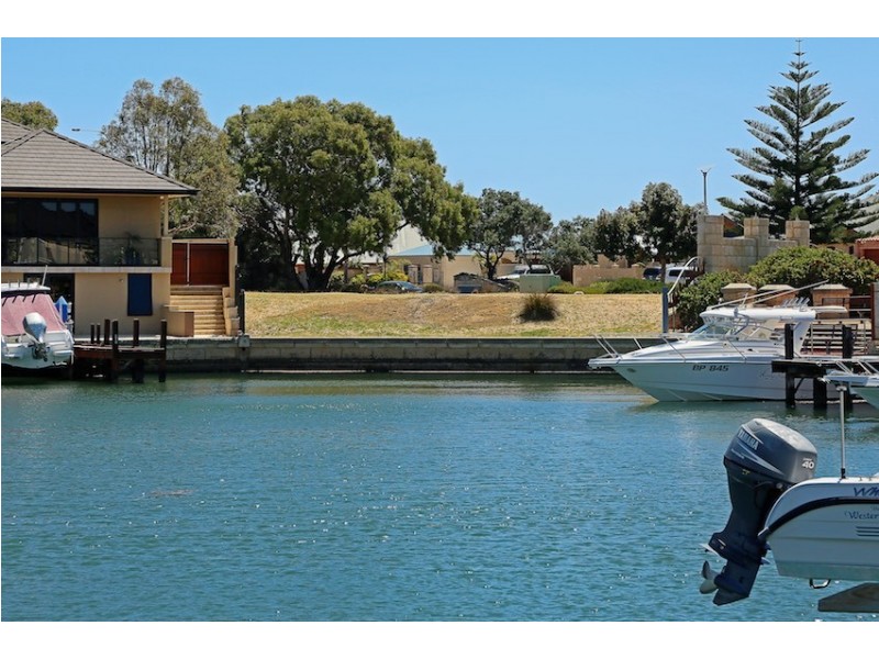 25 Nyari Court, Halls Head WA 6210