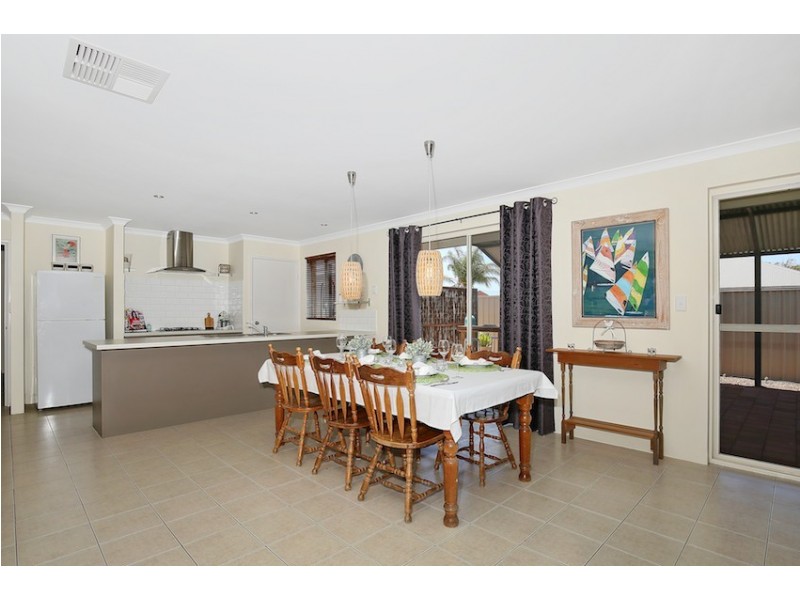 8 Pytheas Approach, Dudley Park WA 6210
