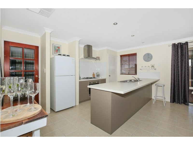 8 Pytheas Approach, Dudley Park WA 6210