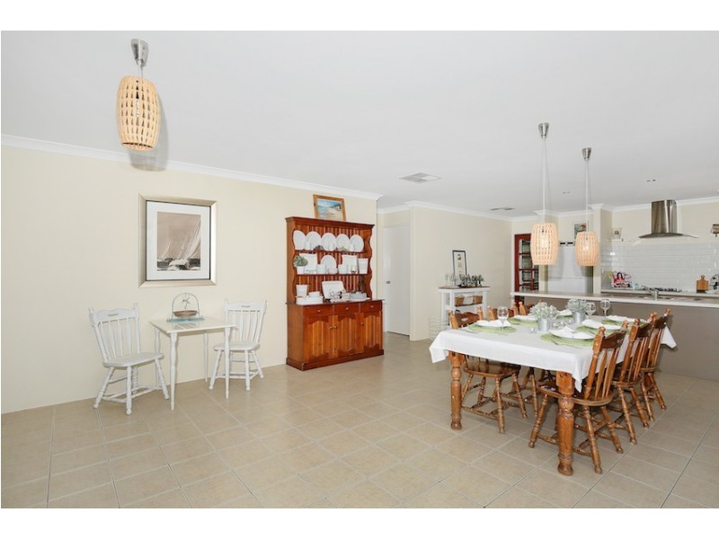 8 Pytheas Approach, Dudley Park WA 6210