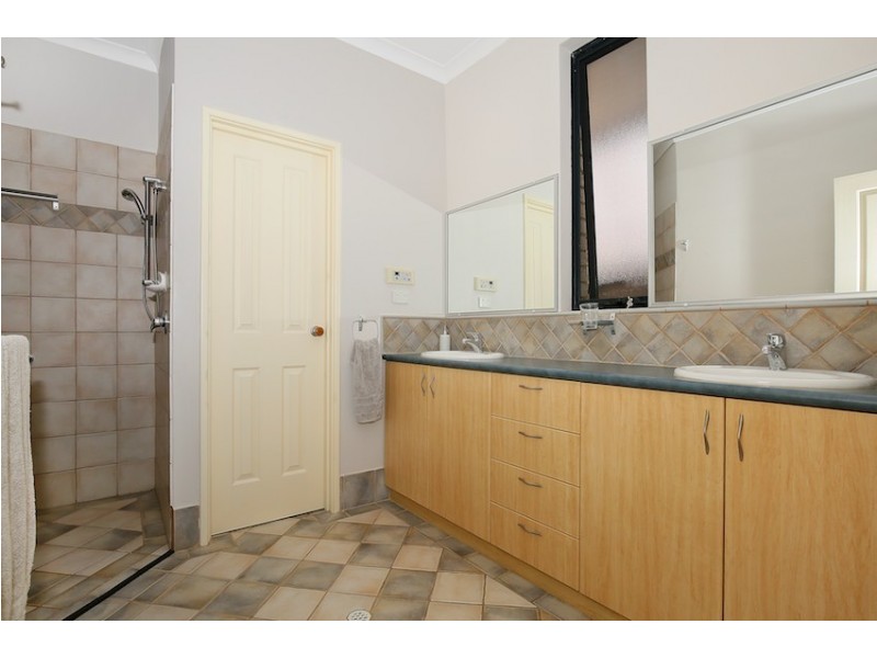 19 Indiana Parade, Singleton WA 6175