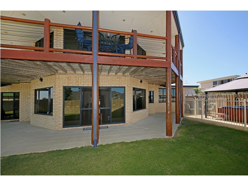 19 Indiana Parade, Singleton WA 6175