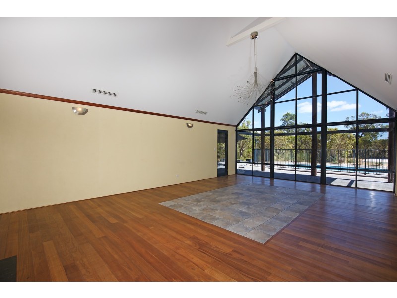 190 Riverland Drive, Stake Hill WA 6181