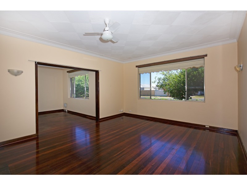 22 Comet Street, Dudley Park WA 6210