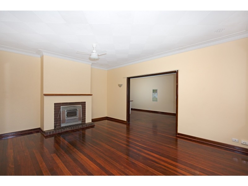 22 Comet Street, Dudley Park WA 6210