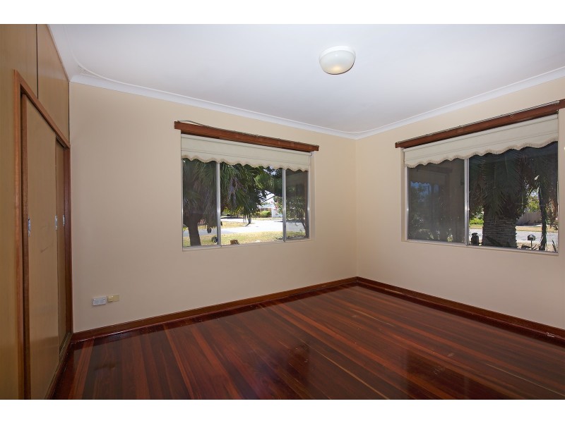 22 Comet Street, Dudley Park WA 6210